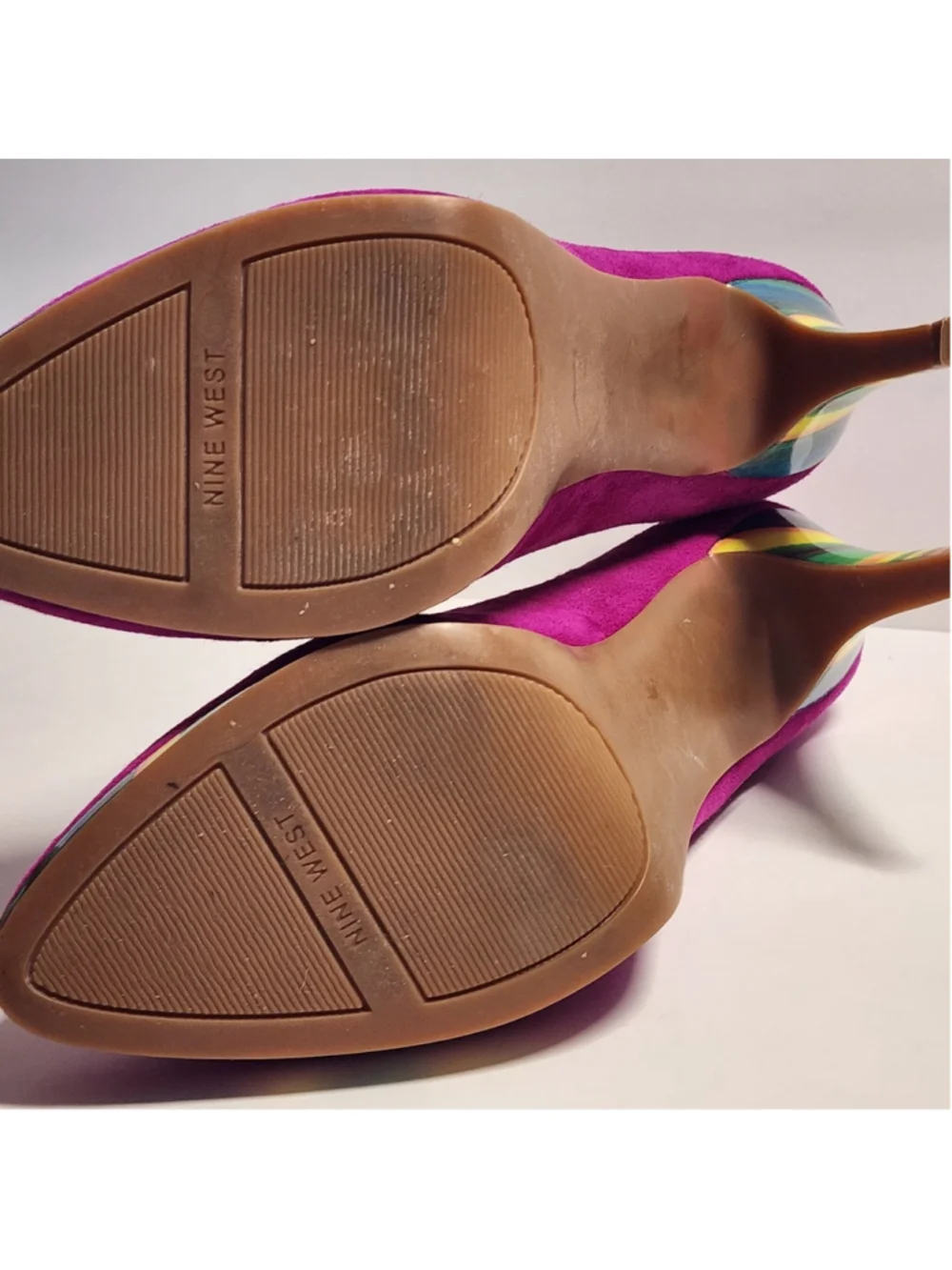 Nine West Rocha Fuchsia Magenta Suede Rainbow Striped Platform Pumps Heels 7M